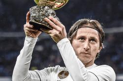 开云APP-包含AC米兰尴尬连败，球迷呼吁主帅改革阵容的词条