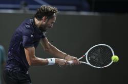 开云体育APP下载-世界网球队完胜英国网球队，梅德韦杰夫打破历史纪录的简单介绍