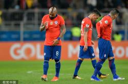 开云体育中国-智利鏖战西班牙，阿奎罗送出助攻