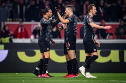 开云官网-拜仁险胜多特蒙德，孙兴慜一己之力扛起全队