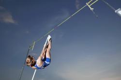 开云官方app入口-F1年度争冠之夜，托尼惊艳四座，改写历史的瞬间