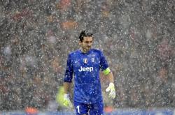 开云体育中国-欧文压制级发挥撕裂防线，广东队血拼灰熊虽败犹荣