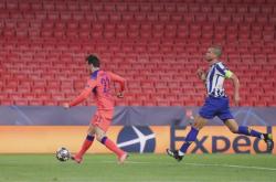 开云体育中国-塞维利亚险胜波兰，科瓦契奇爆发神勇