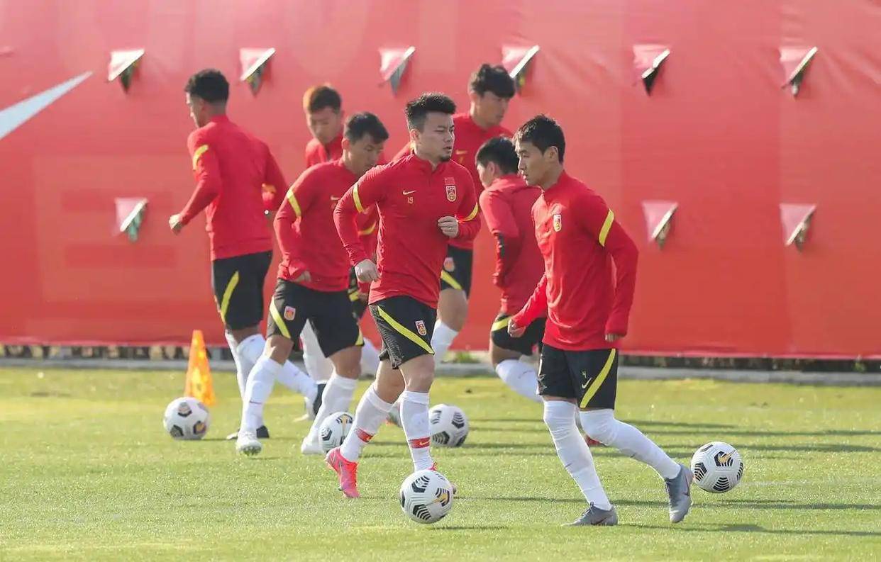 包含中国足球冠军联赛俱乐部内部纷争,主帅风波的词条 包含中国足球冠军联赛俱乐部内部纷争,主帅风波的词条