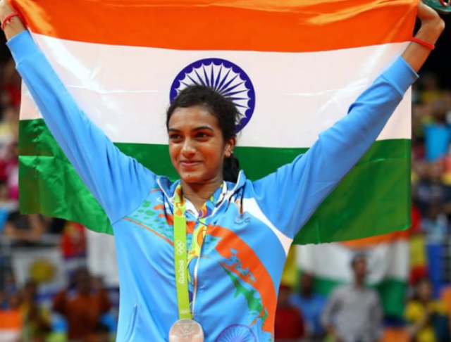 日本羽毛球队爆冷印度羽毛球队，辛杜高光表现的简单介绍