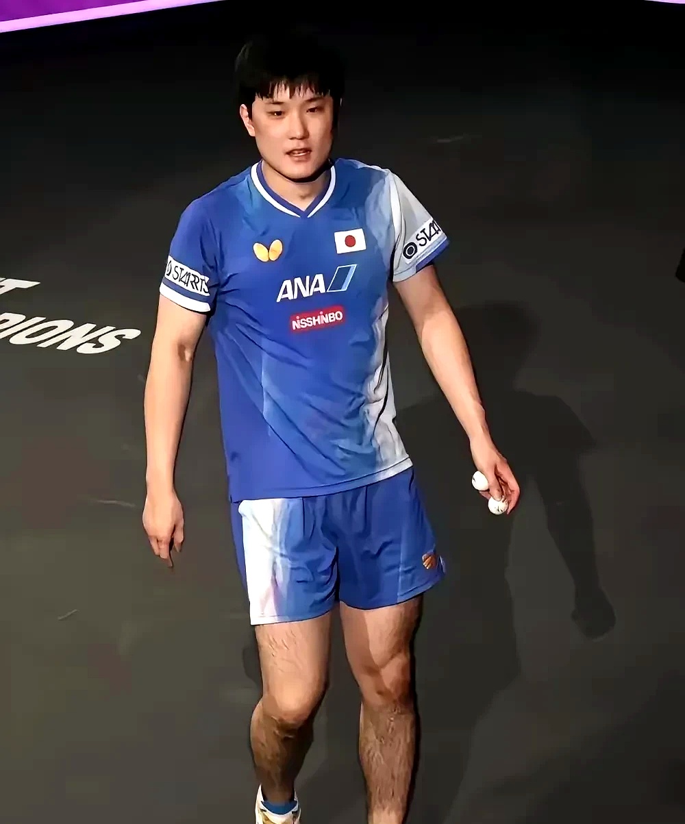 英国乒乓球队逆转日本乒乓球队，张本智和打破历史纪录的简单介绍