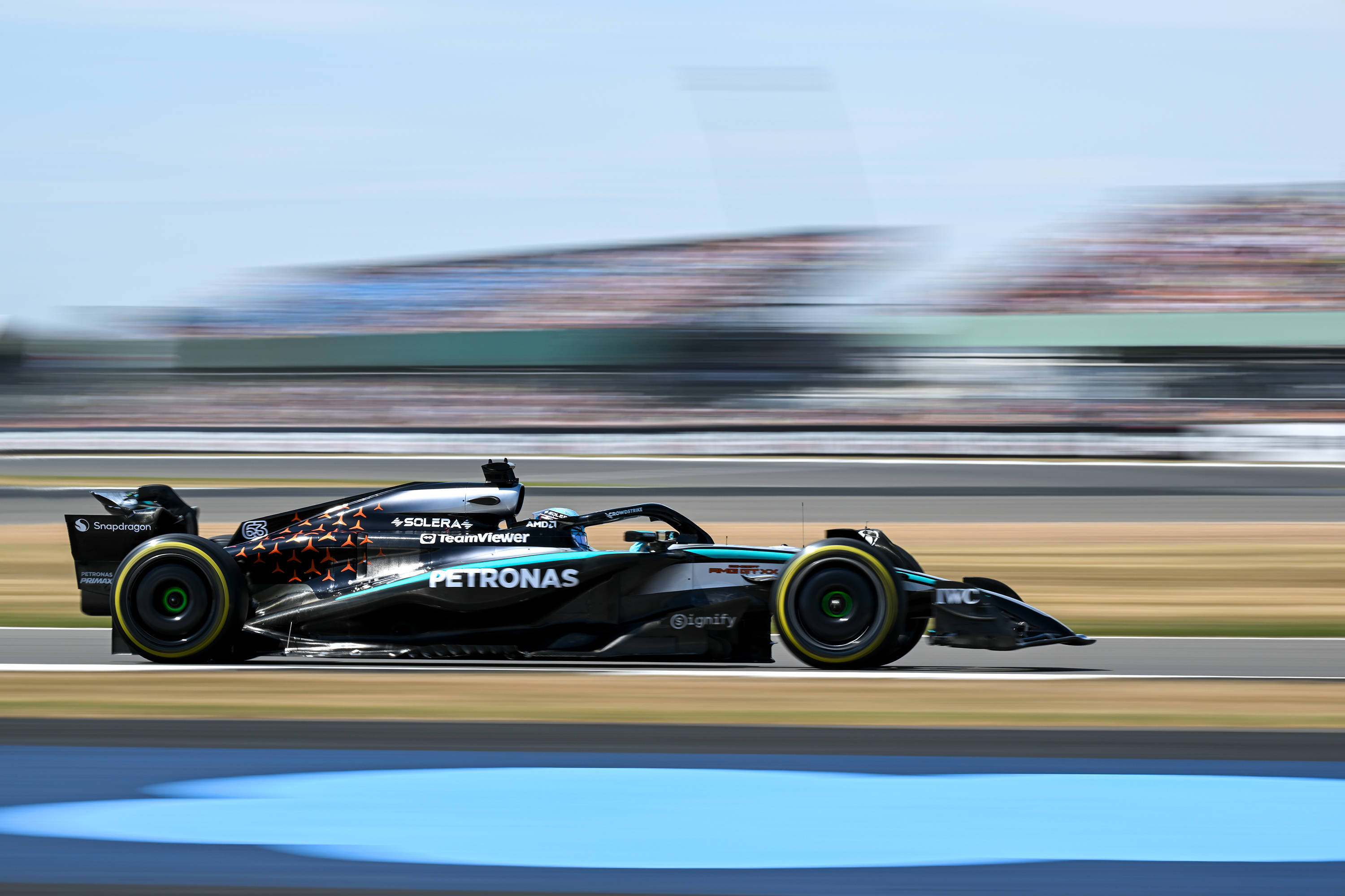 法拉利绝杀梅赛德斯，诺里斯统治全场的简单介绍