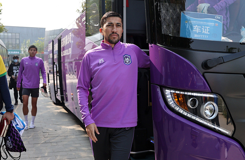 包含天津泰达客场逆风翻盘，取得关键胜利的词条