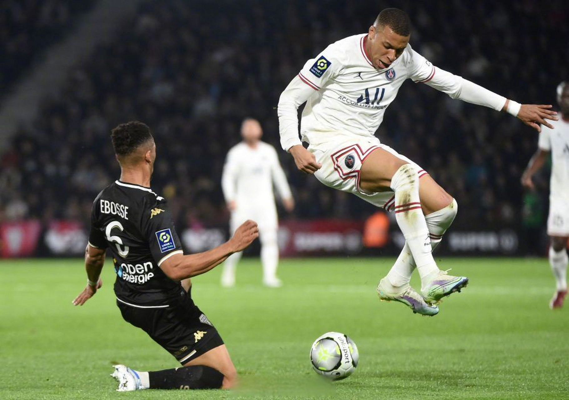 南特客场惜败马赛，遭遇连败