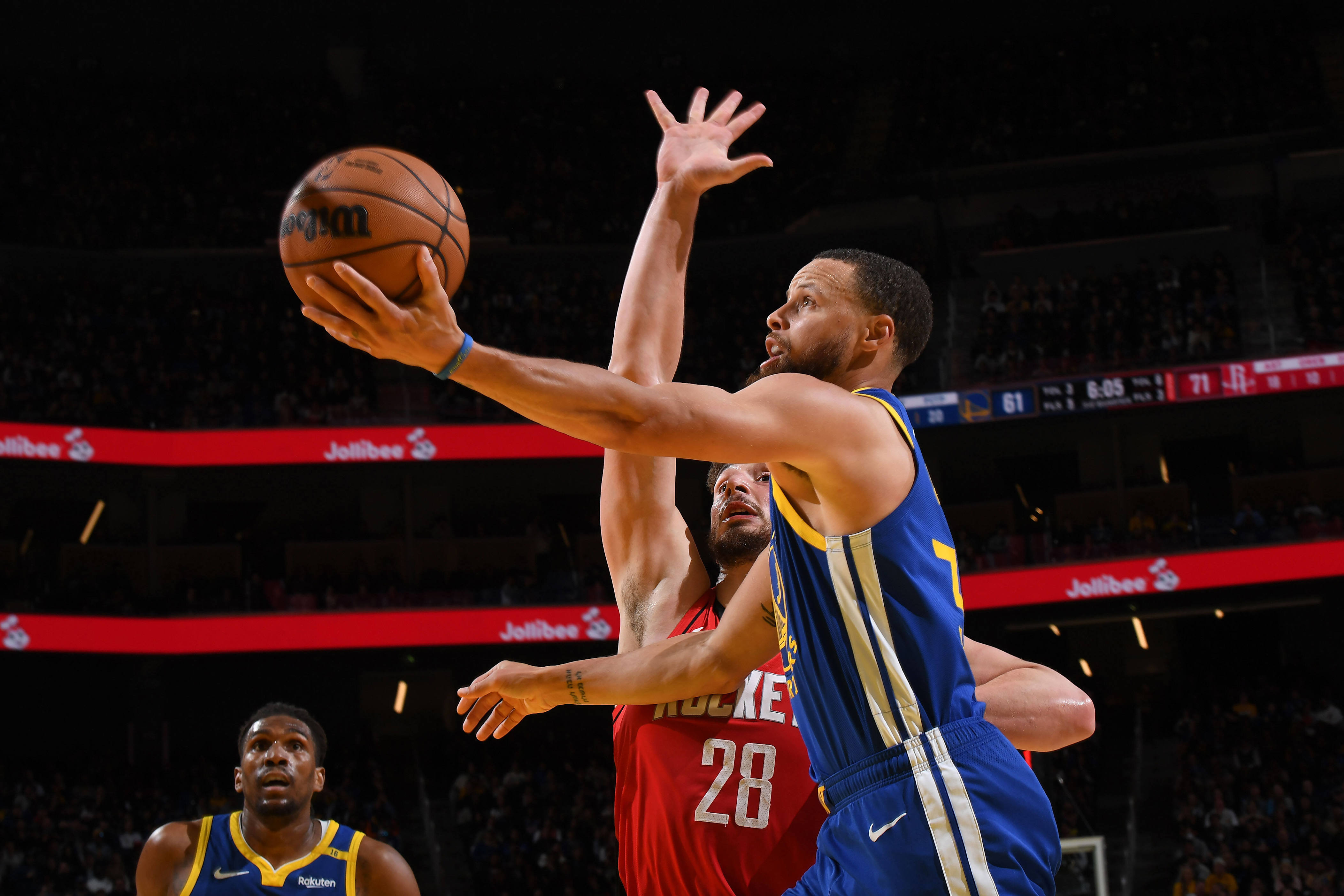 关于勇士队球员集体爆发击败强敌无往不利！的信息