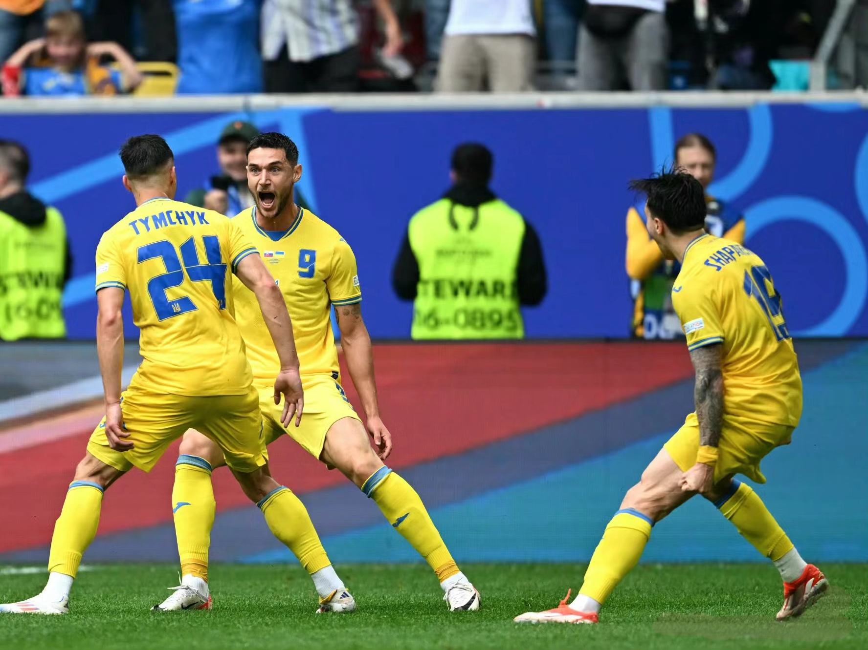 包含斯洛伐克队备受期待，迎接保加利亚的挑战的词条