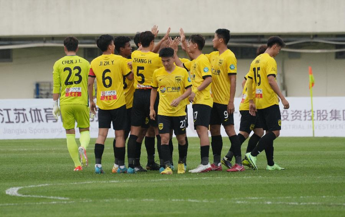 拼尽全力黑龙江迎战哈尔滨豹队的简单介绍