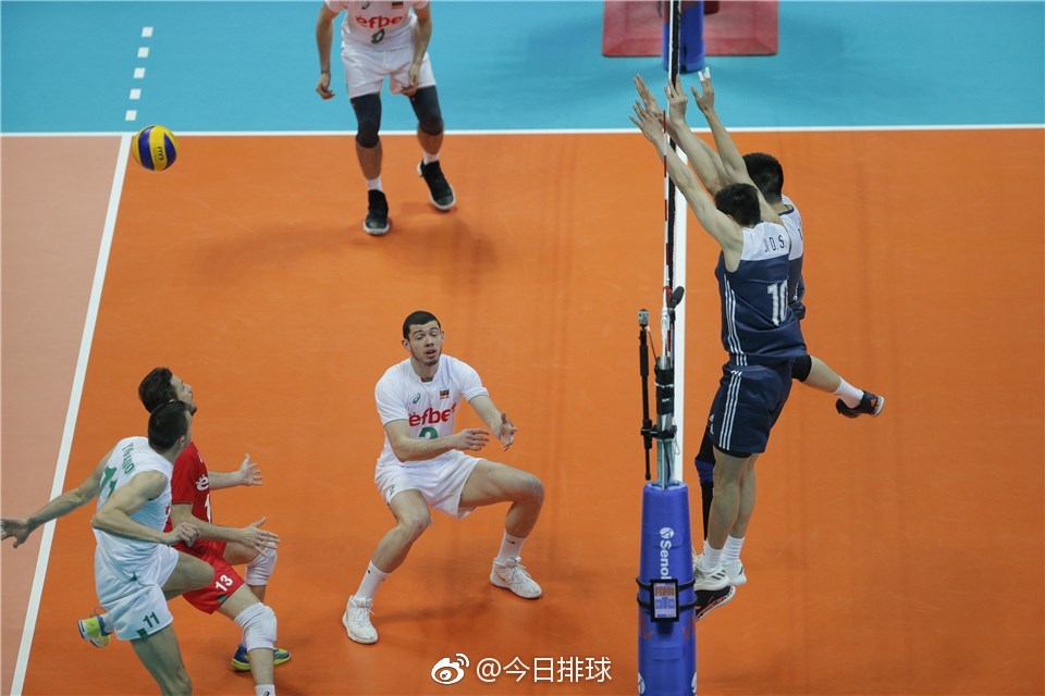 包含保加利亚队苦战失利，小组第三落选的词条