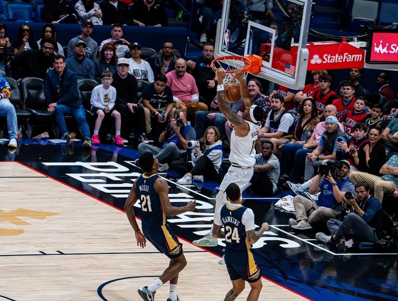 鹈鹕险胜湖人，约基奇扛起全队