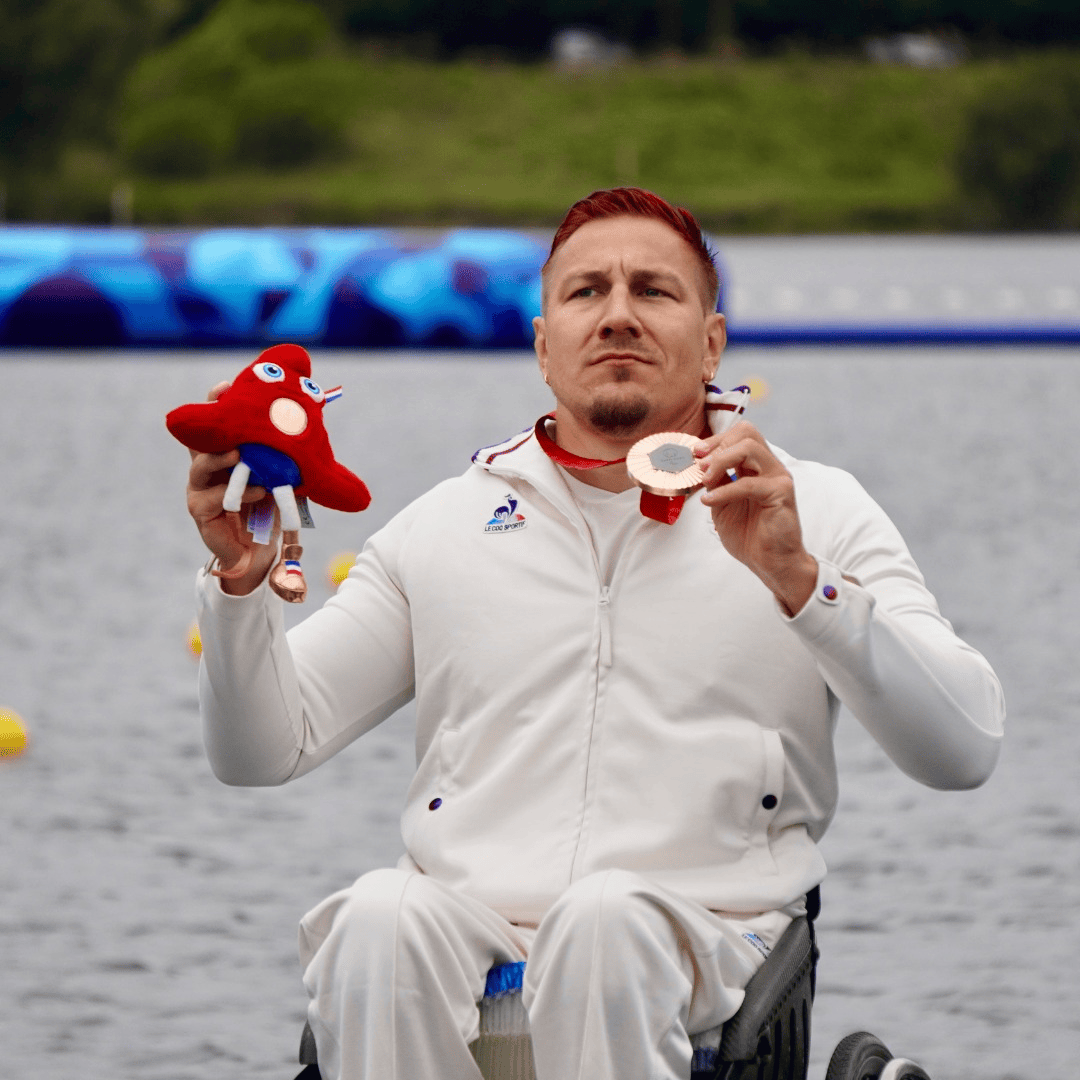 法国代表团在击剑比赛中表现强劲，斩获多枚奖牌的简单介绍