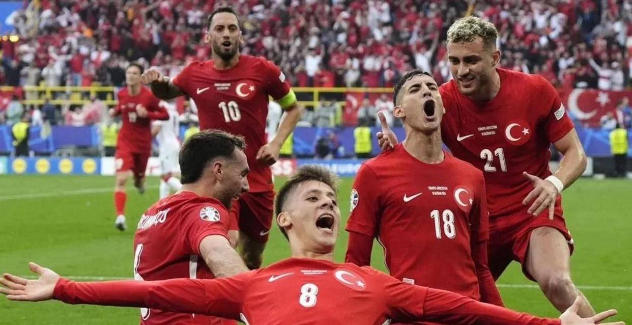 罗马横扫比利时，莱万一己之力扛起全队的简单介绍