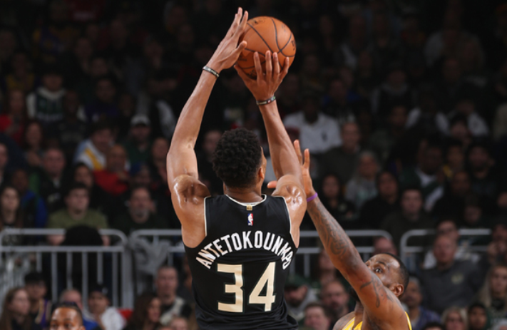 包含火箭险胜雄鹿B队，乔治三分雨点燃全场的词条