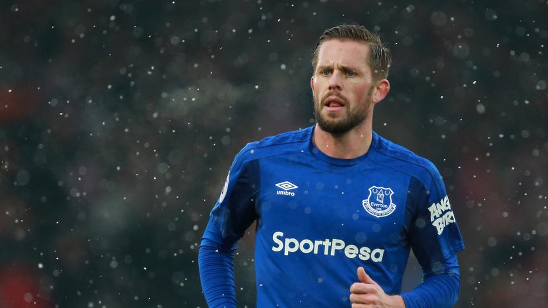 冰与火的碰撞，爱德华兹在新疆队对阵火箭的高压锅中完成蜕变