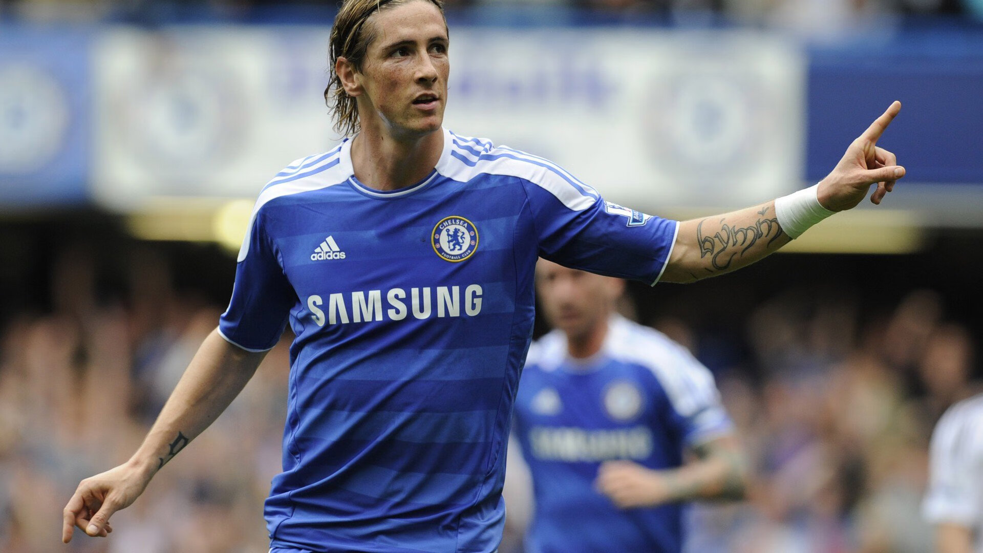 红牛二队力克阿斯顿马丁，诺里斯惊艳四座，一场颠覆预期的F1战役