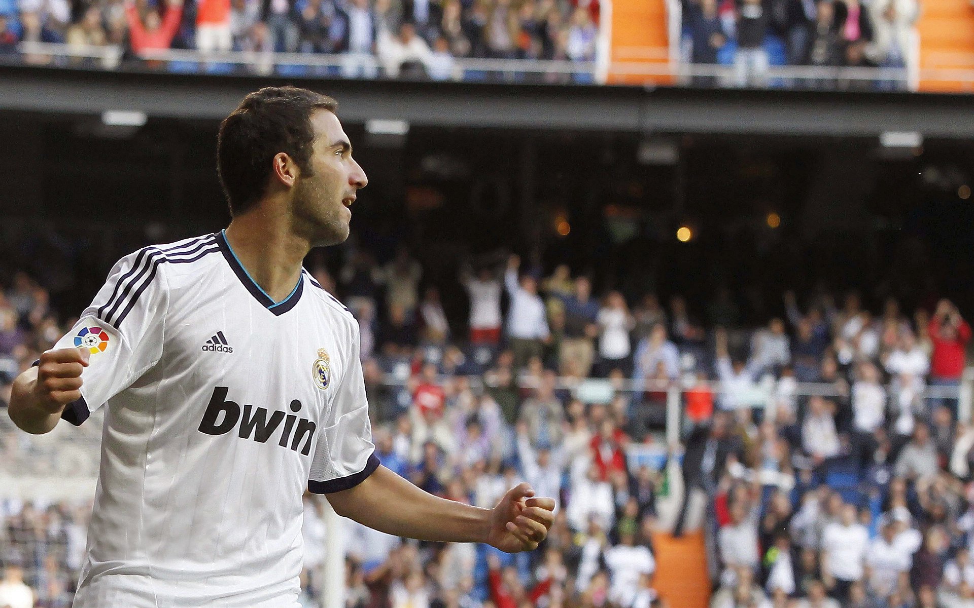 墨西哥鏖战葡萄牙，加维状态火热，新一代中场指挥官崛起